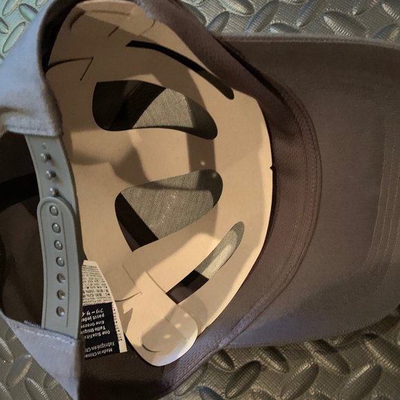 BRAND NEW Arc'Teryx Bird Patch Cap - Sold out! - Picture 3 of 4